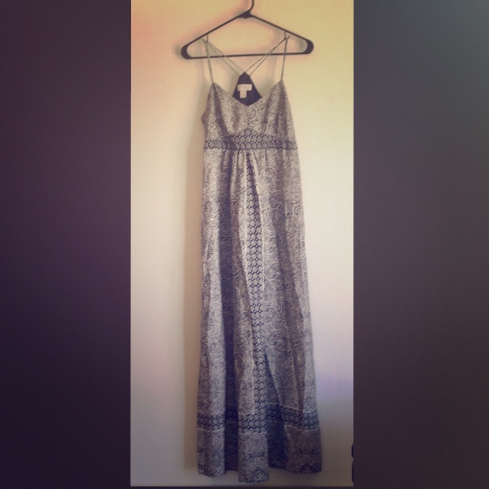 Black and White pattern maxi dress LOFT. Size 6.
